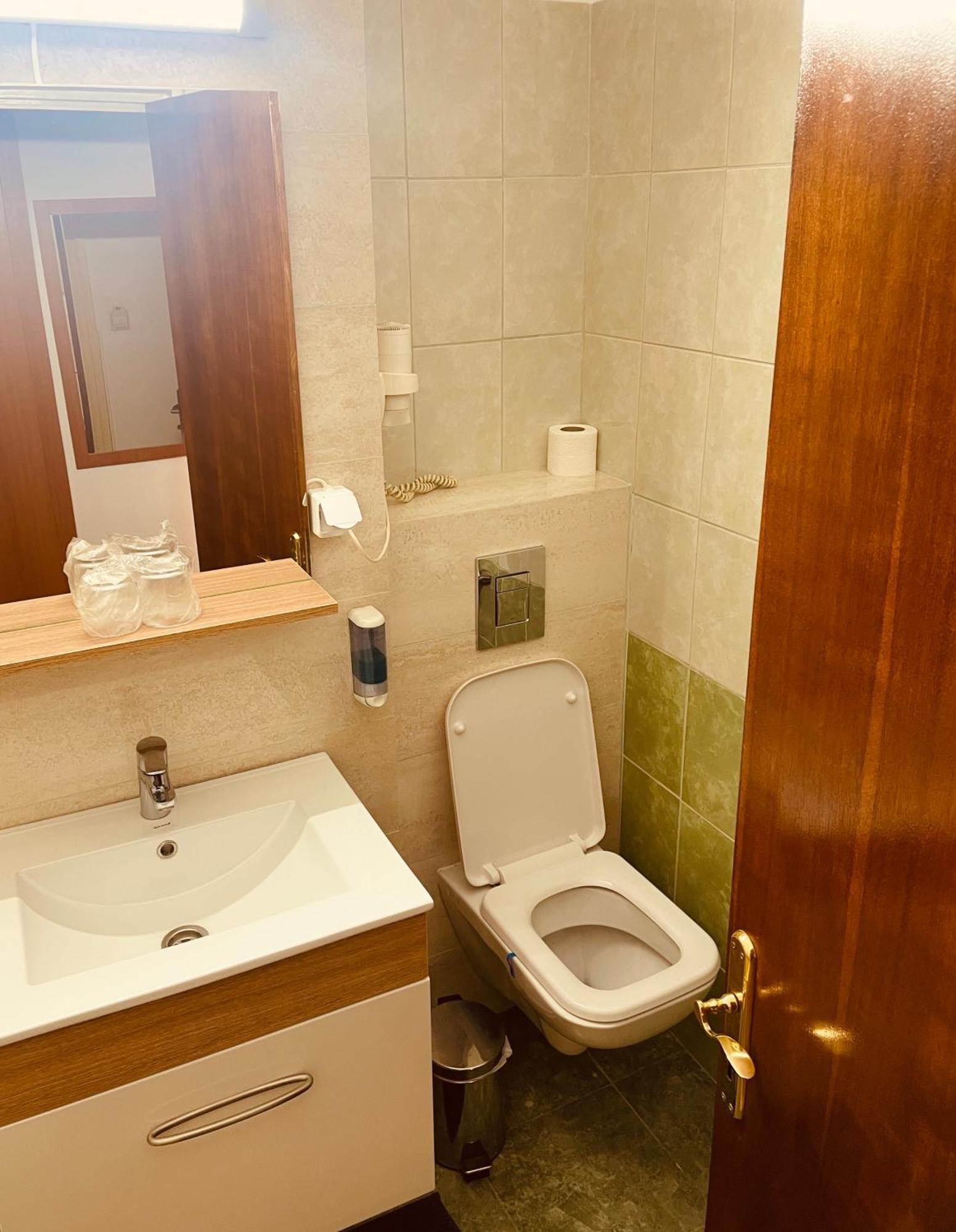 Hotel Moldova Bîrlad Eksteriør billede